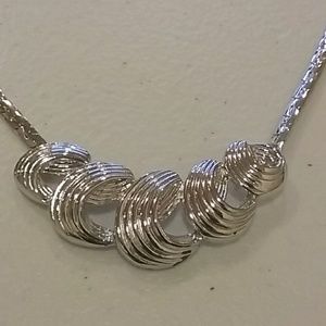 AVON SILVERTONE RIBBON CURL NECKLACE ~ NIB